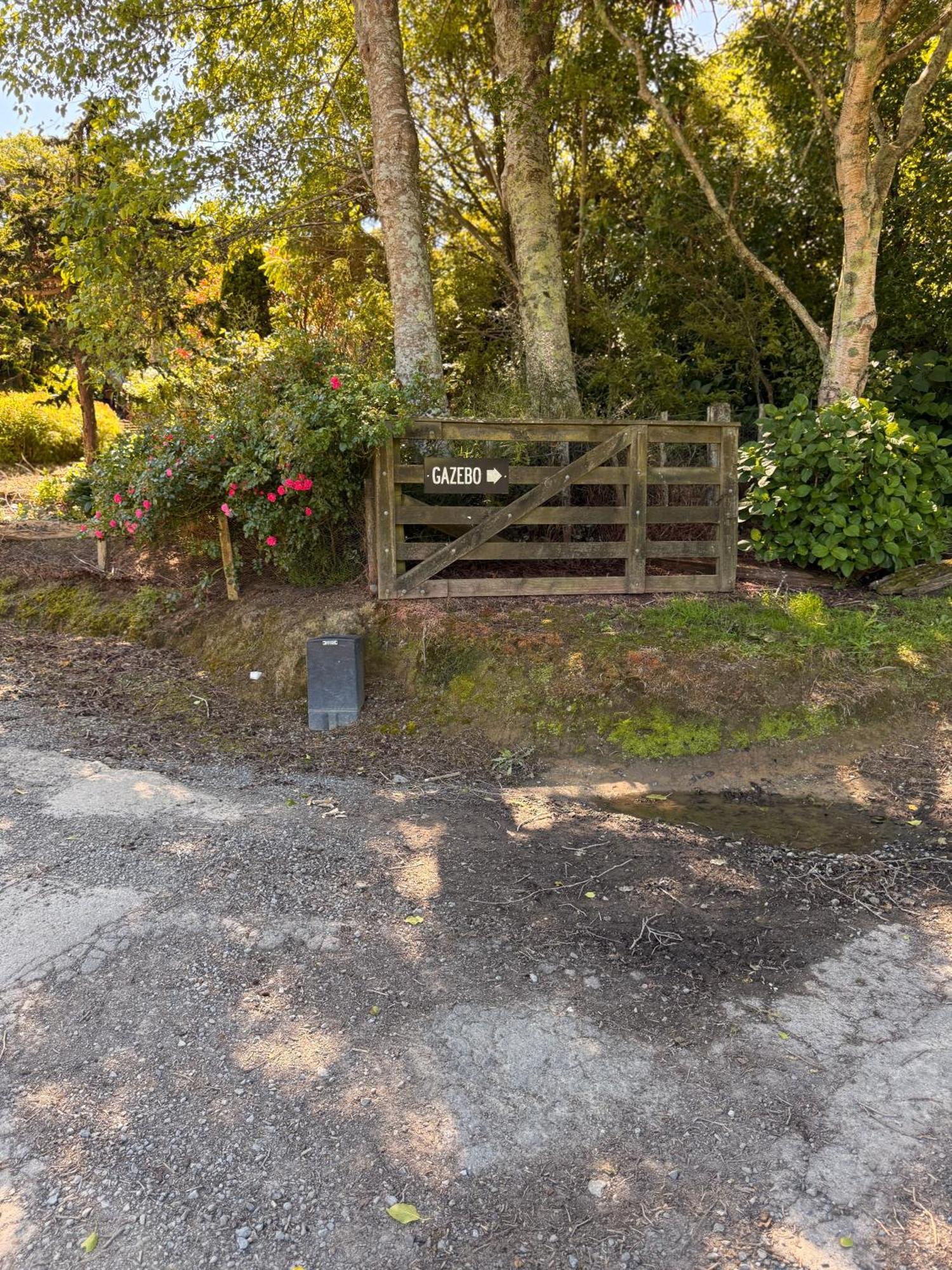 Ohariu Farm Cottage Johnsonville Exterior photo